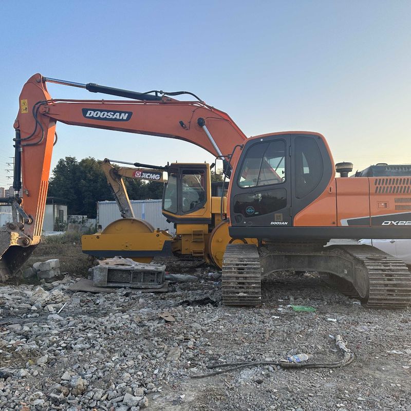 Gebrauchtes Doosan Digger DX220 Gebraucht 22 Tonnen mittelgroßes Crawlerbagger
