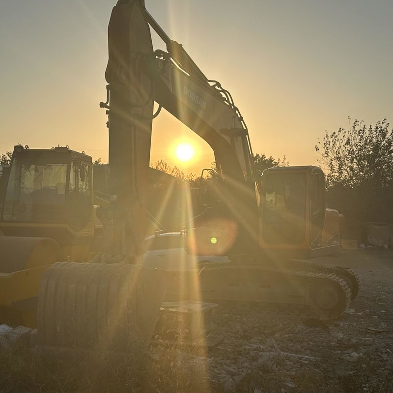 Gebrauchtes Doosan Digger DX220 Gebraucht 22 Tonnen mittelgroßes Crawlerbagger