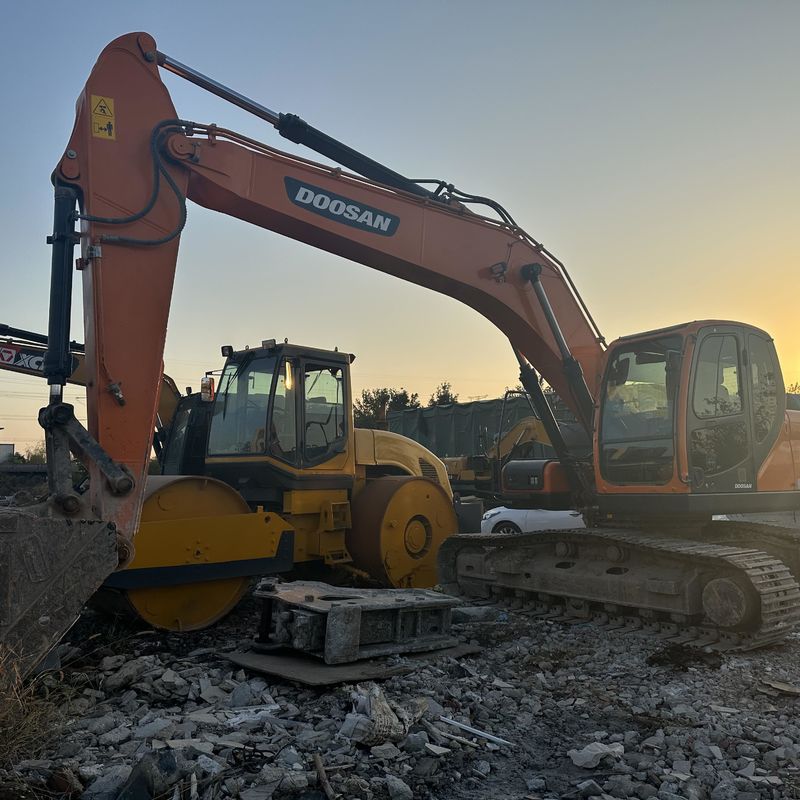 Gebrauchtes Doosan Digger DX220 Gebraucht 22 Tonnen mittelgroßes Crawlerbagger