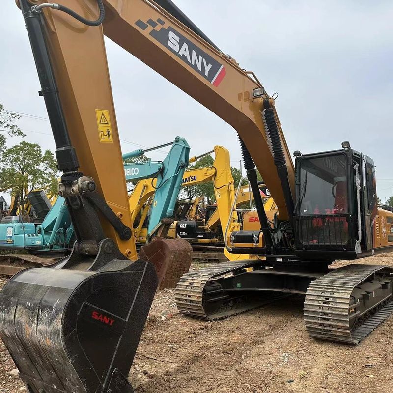 Gebrauchtes SANY Digger SY215C 21.5 auf einem Crawler Excavator mit mittlerem Typ