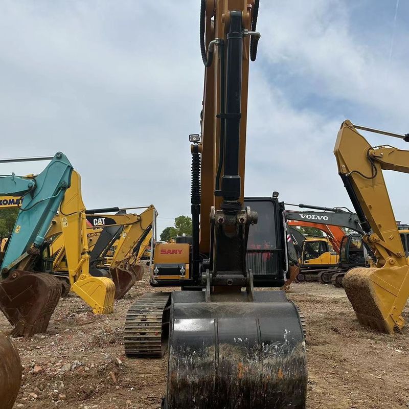 Gebrauchtes SANY Digger SY215C 21.5 auf einem Crawler Excavator mit mittlerem Typ