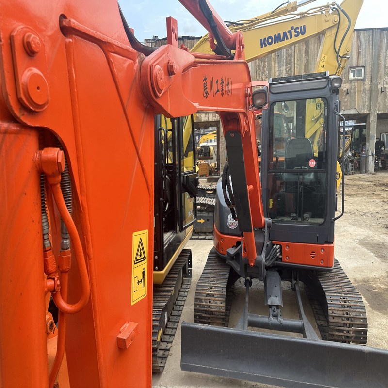5 Tonnen gebrauchtes Crawler Bagger Mini Hitachi ZX50U 29,8 kW mit 0,17m3 Eimer