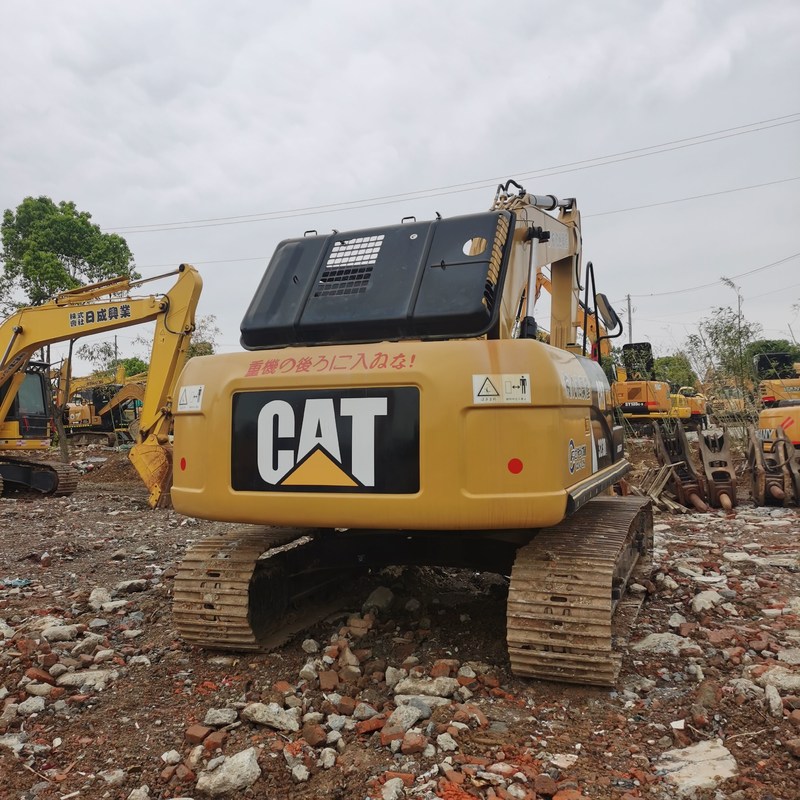Alter Bagger CAT 323DL, gebrauchter Bagger, 23 Tonnen, 110 kW, mit 1,2 m3 Schaufel