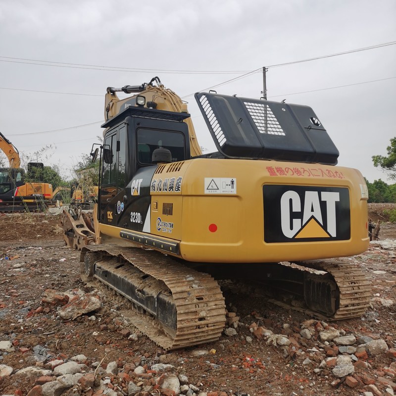 Alter Bagger CAT 323DL, gebrauchter Bagger, 23 Tonnen, 110 kW, mit 1,2 m3 Schaufel