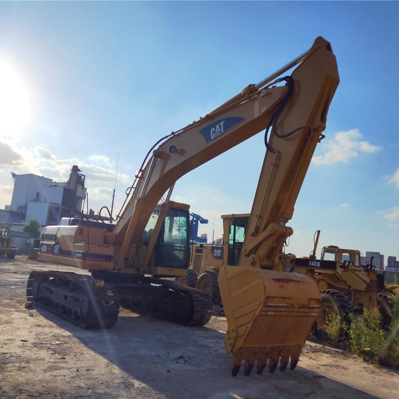 2. Hand CAT 325BL Baggermaschinenhändler 25 Tonnen 125,3 kW mit 1,1 m3 Eimer