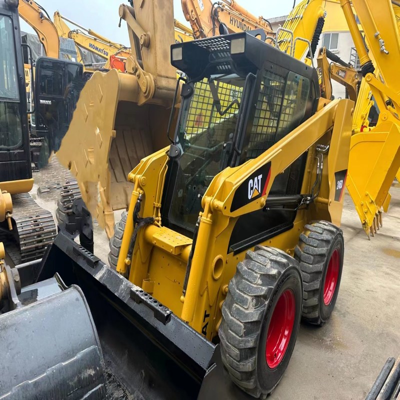 CAT 246D Gebrauchtes Gerät für das Steuern von Schiebereglern 4,5 Tonnen Original 53..6 kW