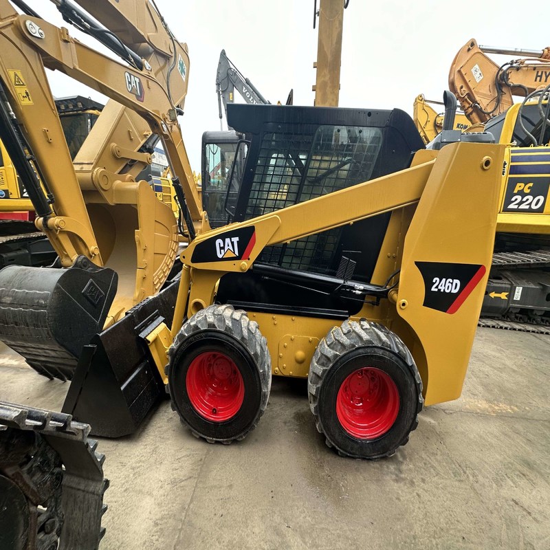 CAT 246D Gebrauchtes Gerät für das Steuern von Schiebereglern 4,5 Tonnen Original 53..6 kW