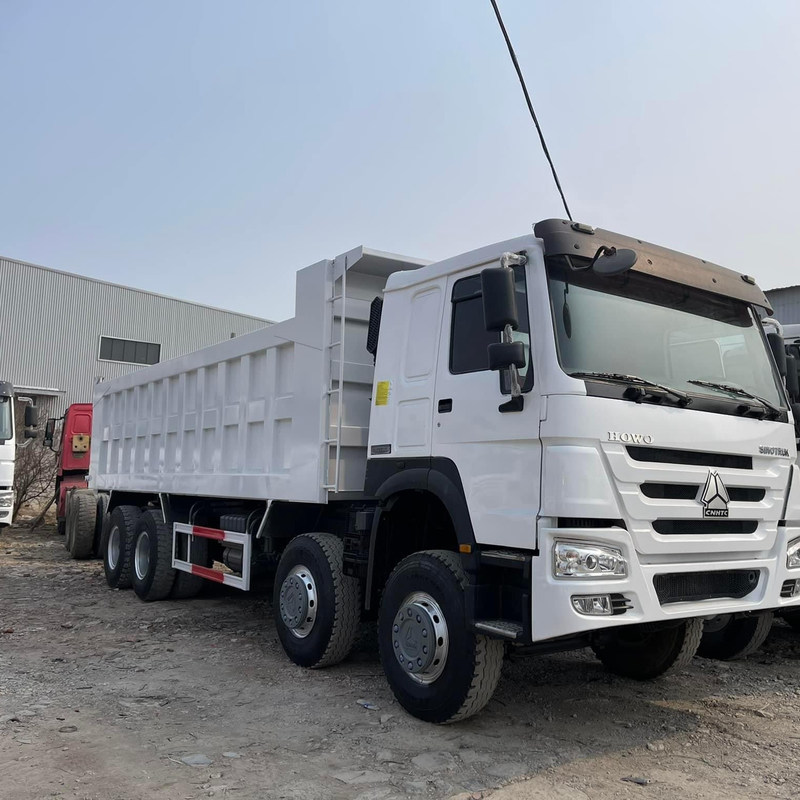 Wieder in Besitz genommener Howo 375 Sinotruk Howo 8x4 Muldenkipper, 40 Tonnen, manueller Diesel