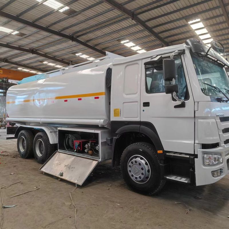 Howo 371 Gebrauchtkraftstoff Tankwagen Treibstofflieferung Sinotruk 375 6x4 22m3 2000L 8x4