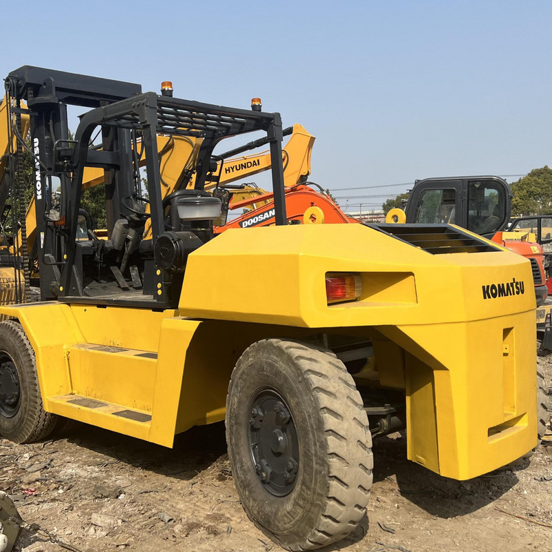 AC-Antrieb Gebrauchtes Gabelstapler Komatsu FD150 15 Tonnen 122 kW Höchste Hebhöhe 3 m