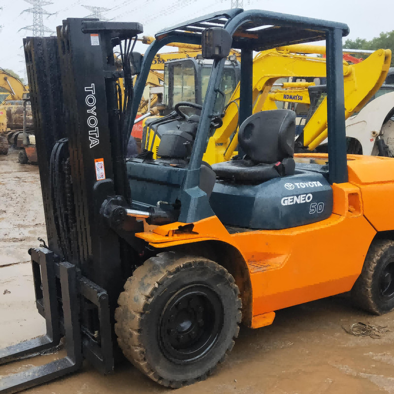 Gebraucht FD50 Toyota Diesel Gabelstapler Händler 5 Tonnen Höchsthebehöhe 4,5 m