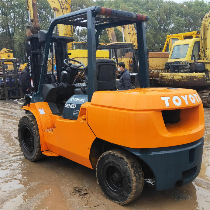 Gebraucht FD50 Toyota Diesel Gabelstapler Händler 5 Tonnen Höchsthebehöhe 4,5 m