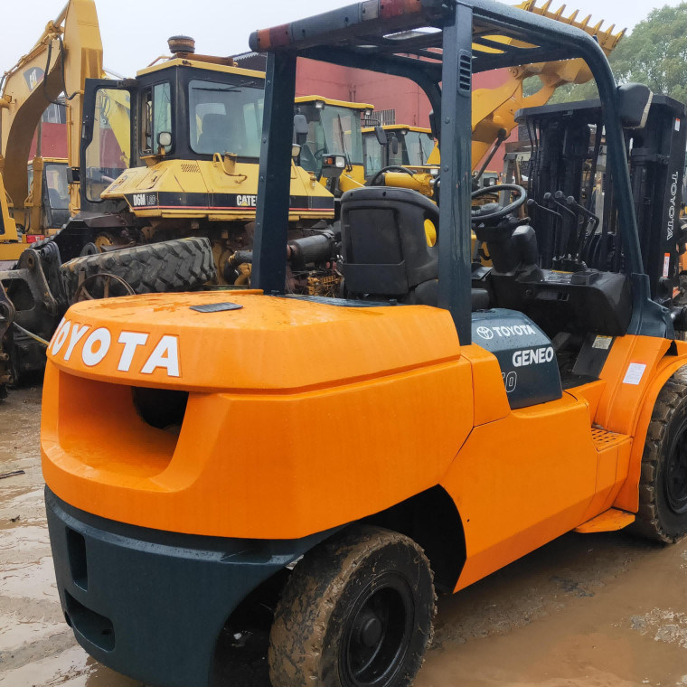 Gebraucht FD50 Toyota Diesel Gabelstapler Händler 5 Tonnen Höchsthebehöhe 4,5 m