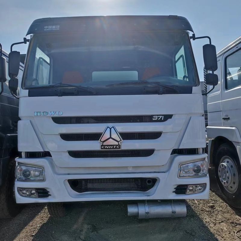 Sinotruk Howo 371 Öltanker 2000L 8x4 aus zweiter Hand für die Treibstofflieferung