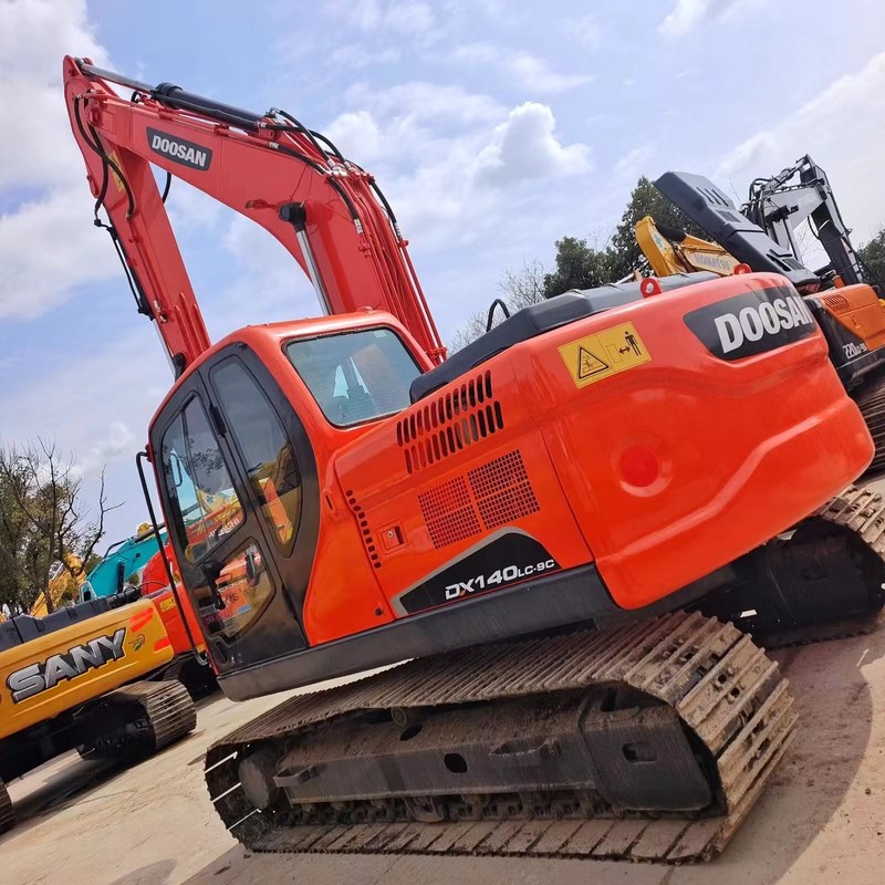 Gebrauchtes Doosan Digger DX140LC Gebraucht 14 Tonnen Mittelgroßes Crawler Bagger 71kw