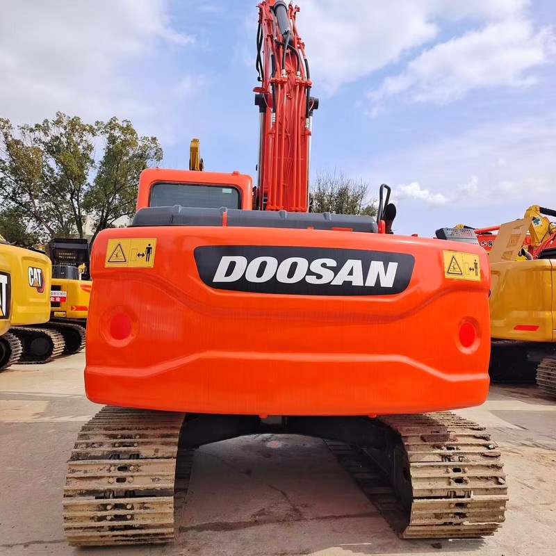 Gebrauchtes Doosan Digger DX140LC Gebraucht 14 Tonnen Mittelgroßes Crawler Bagger 71kw