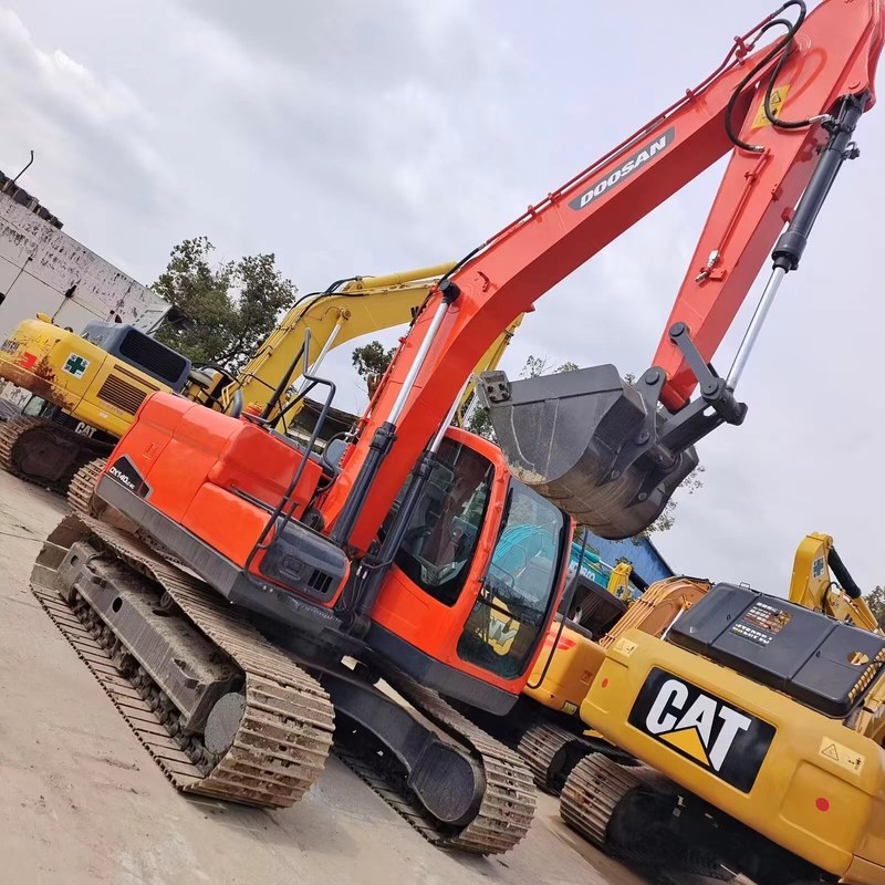 Gebrauchtes Doosan Digger DX140LC Gebraucht 14 Tonnen Mittelgroßes Crawler Bagger 71kw