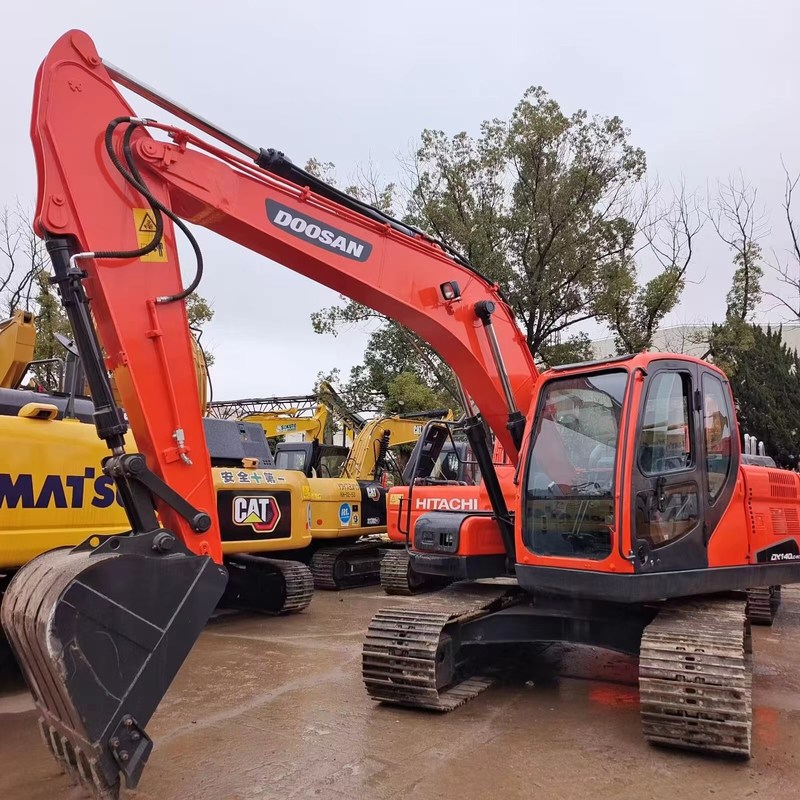 Gebrauchtes Doosan Digger DX140LC Gebraucht 14 Tonnen Mittelgroßes Crawler Bagger 71kw