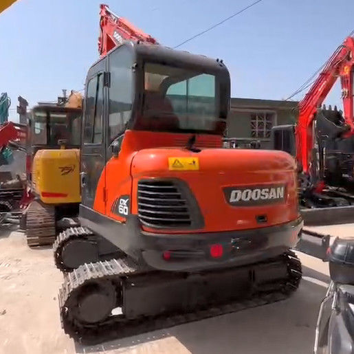 Gebraucht Doosan DX60 6-Tonnen-Mini-Spurbagger für Kleinbauten