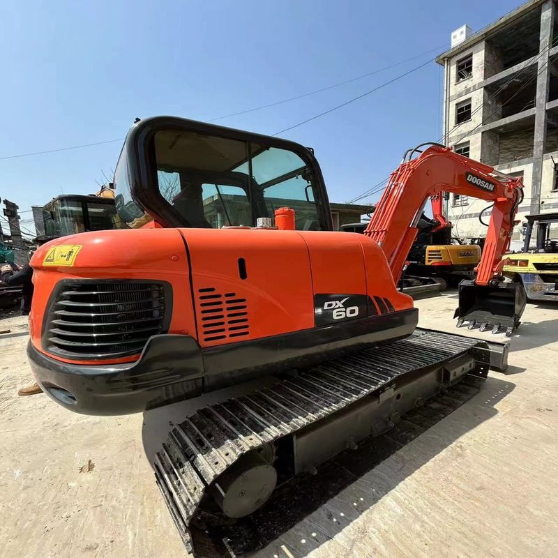 Gebraucht Doosan DX60 6-Tonnen-Mini-Spurbagger für Kleinbauten