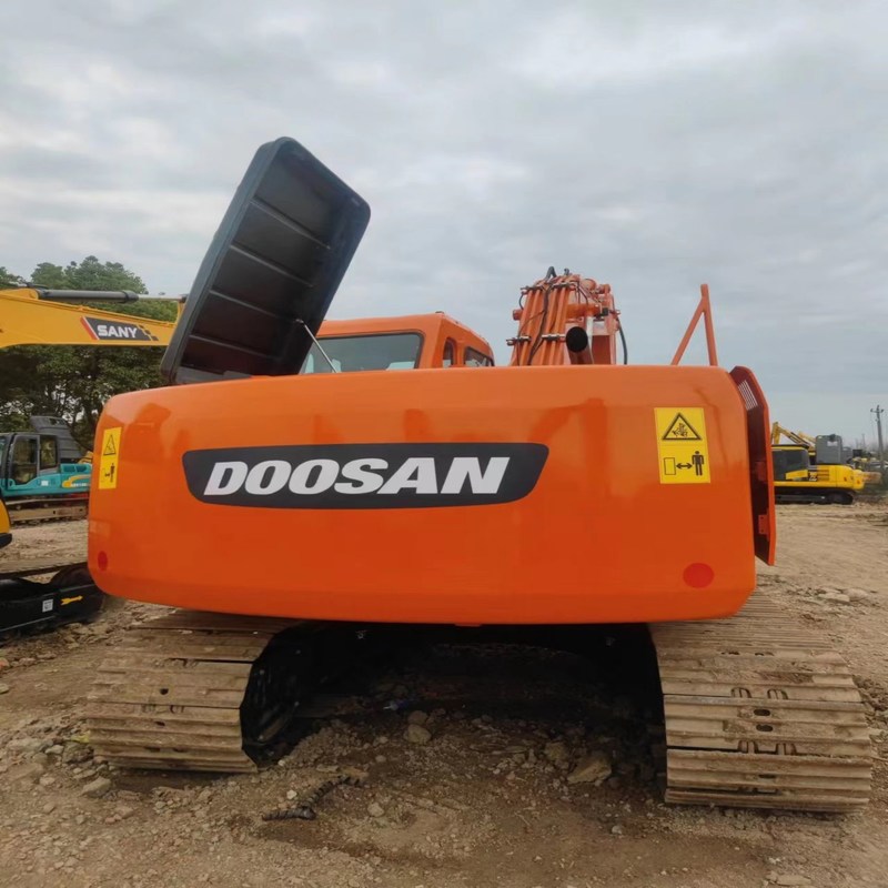 Gebrauchtes Doosan Digger DX150LC Gebraucht 15 Tonnen Mittelgroßes Crawler Bagger 74kw