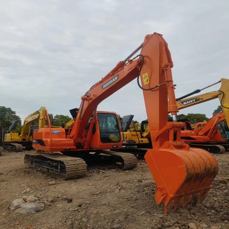 Gebrauchtes Doosan Digger DX150LC Gebraucht 15 Tonnen Mittelgroßes Crawler Bagger 74kw
