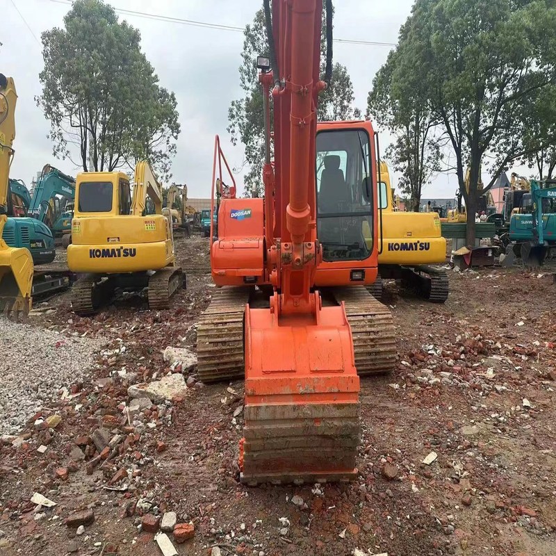Gebrauchtes Doosan Digger DX150LC Gebraucht 15 Tonnen Mittelgroßes Crawler Bagger 74kw