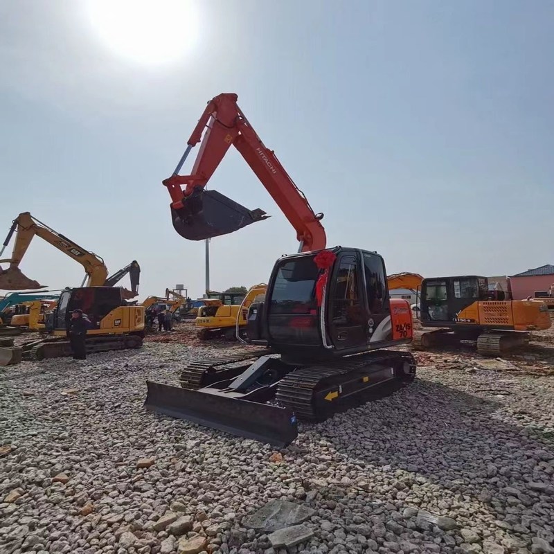 Gebrauchtes Minibagger Hitachi ZX70 Gebraucht 7t Original Crawler Tracked Digger 39kw