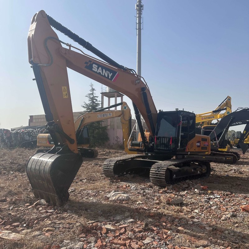 Gebraucht SANY Digger SY235C Gebraucht 23.5 auf mittlerem Typ Crawler Bagger 128.5kw
