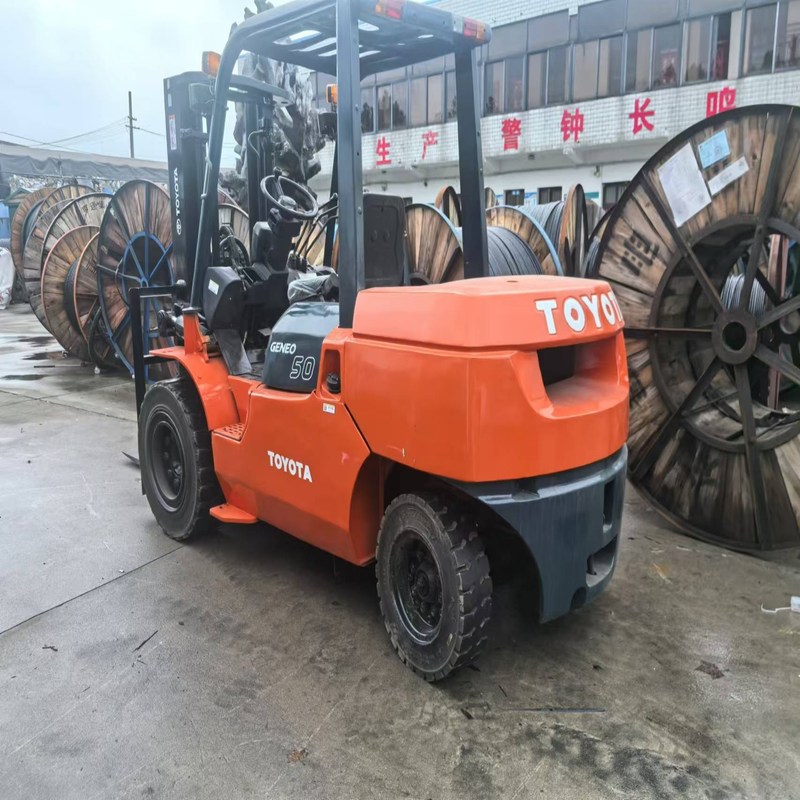 Gebraucht FD50 Toyota Diesel Gabelstapler Händler 5 Tonnen Höchsthebehöhe 4,5 m