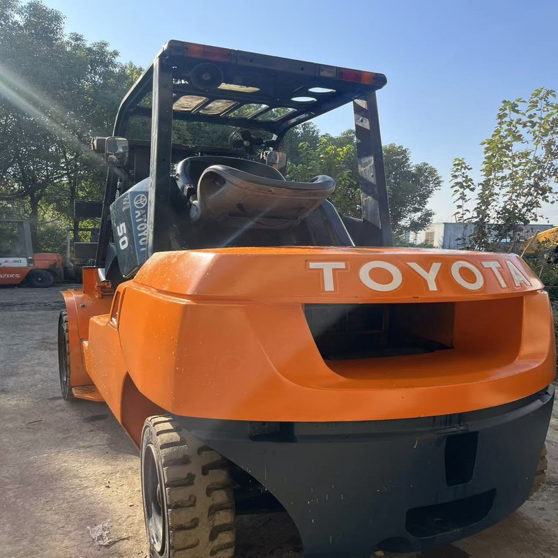 Gebraucht FD50 Toyota Diesel Gabelstapler Händler 5 Tonnen Höchsthebehöhe 4,5 m