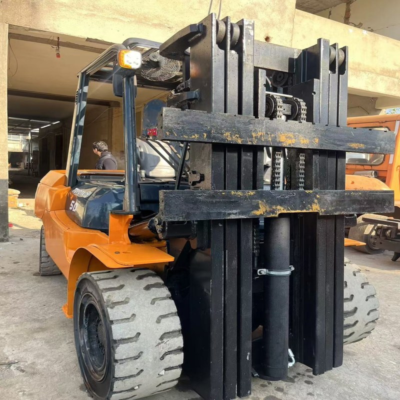 Gebraucht FD50 Toyota Diesel Gabelstapler Händler 5 Tonnen Höchsthebehöhe 4,5 m