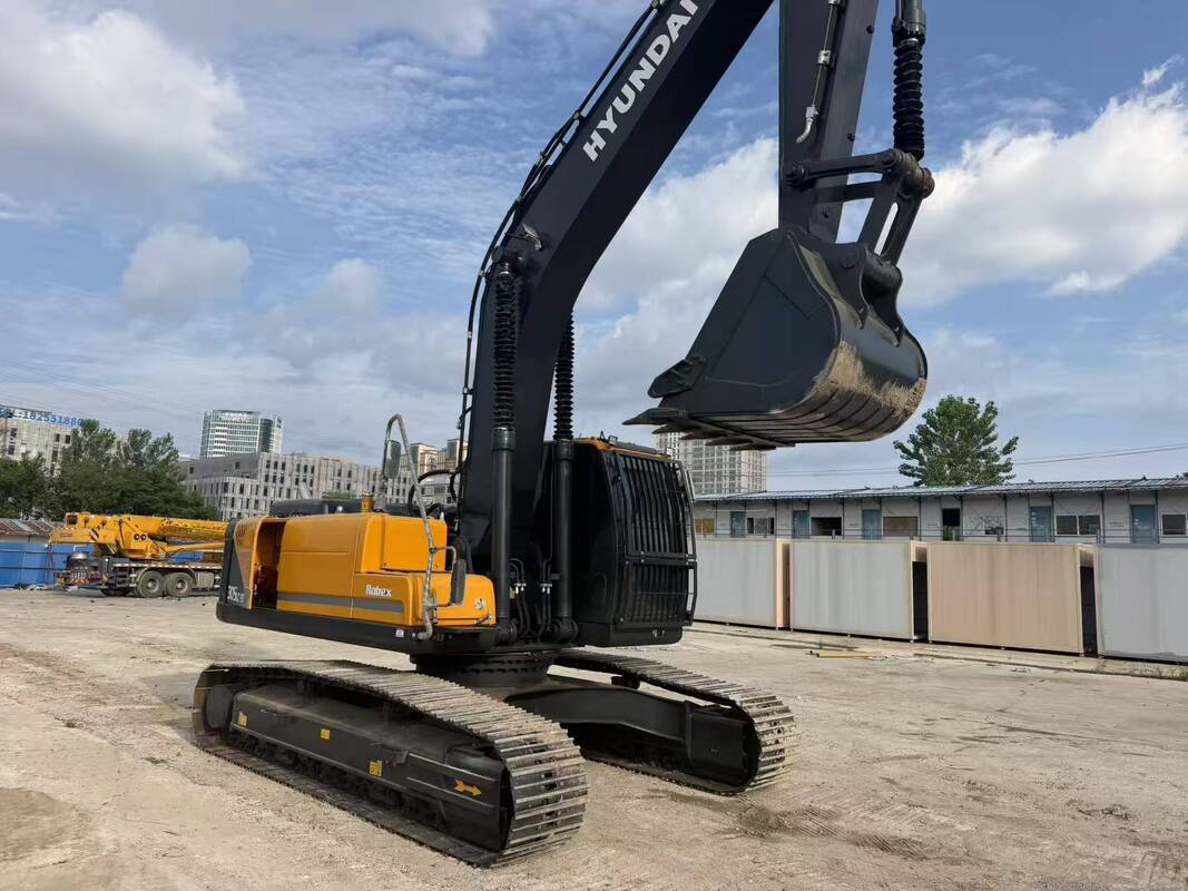 Gebrauchtes Hyundai Digger R305LC-9T Gebraucht 30.2 Tonnen Crawler Bagger 196kw mit 1.38m3 Eimer